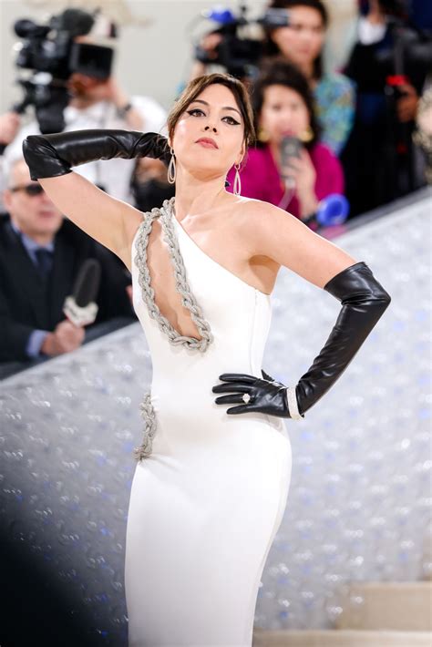 aubrey plaza 2023 met gala